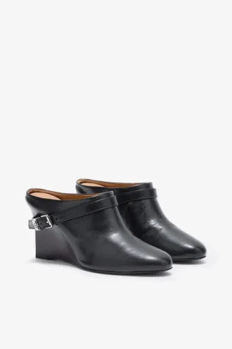 Kat Slim Mule in Black