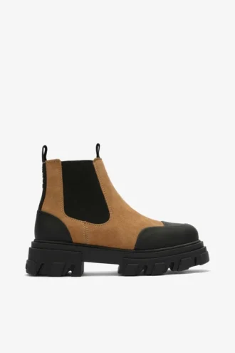 Low Chelsea Boots in Suede Brown