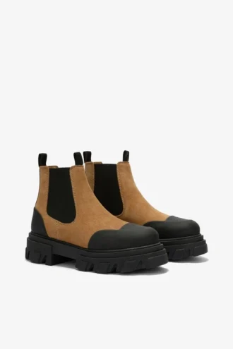 Low Chelsea Boots in Suede Brown